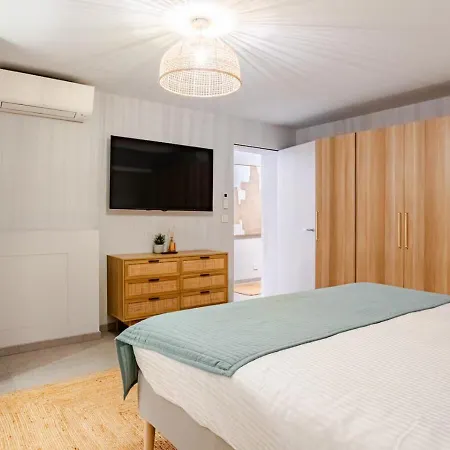Apartment St Tropez Centre 3chambres Et Jardin *
